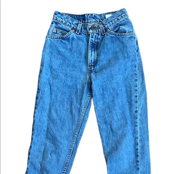 Vintage Levis High Waisted Jeans - Picture 7 of 7